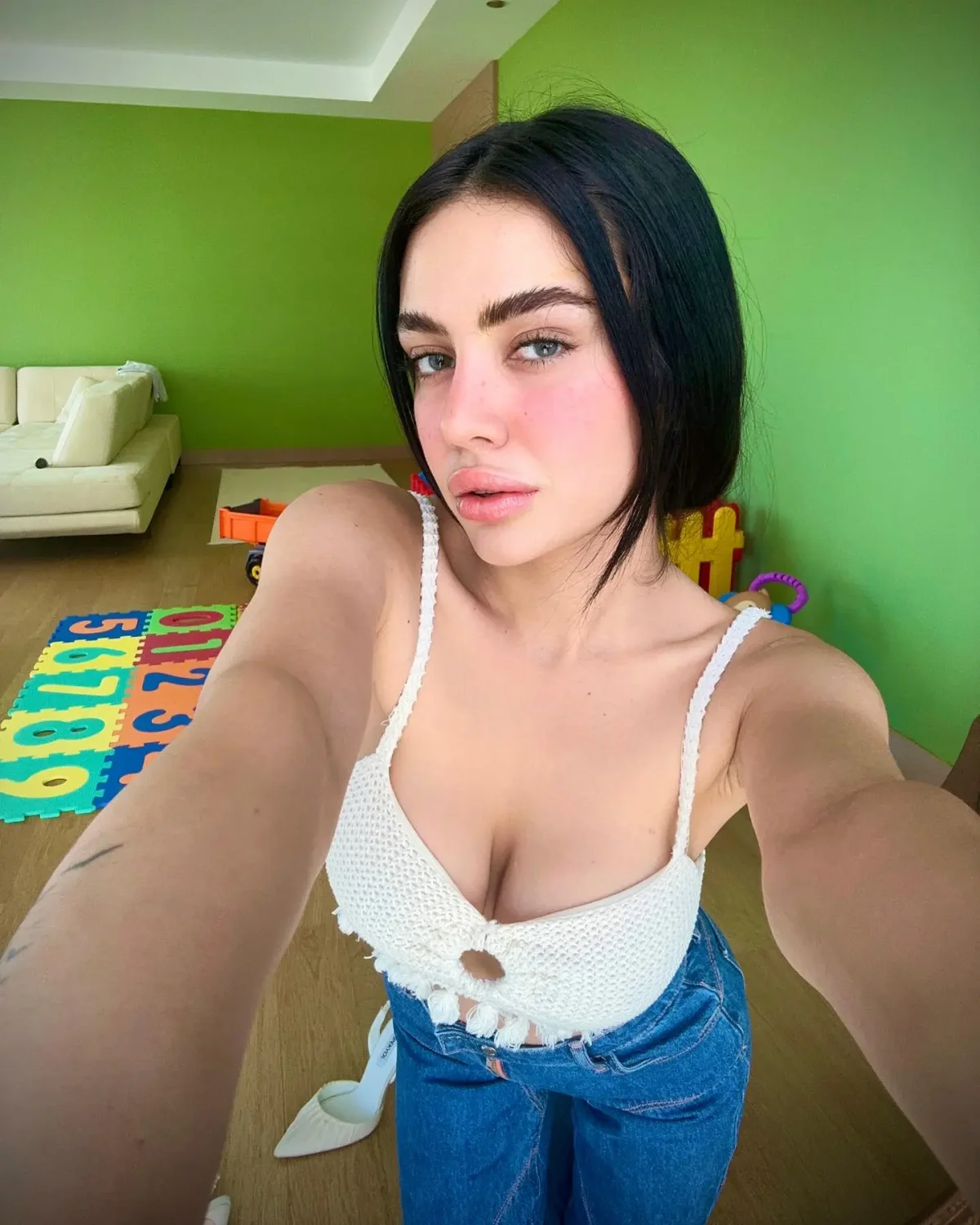 Ece Ronay’dan yeni hamle: Abonelere özel içerik paylaşıyor!