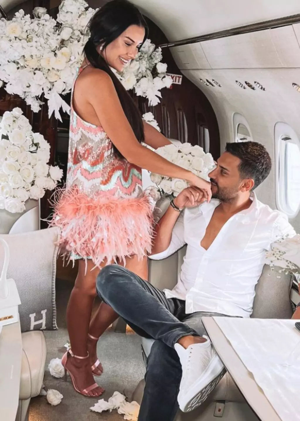 Bu polis kaç para maaş alıyor? Lüks villası, 8.5 milyon lira değerinde arabası var!