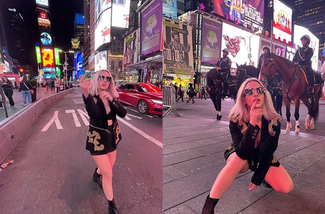 Ece Seçkin New York'ta poz verdi