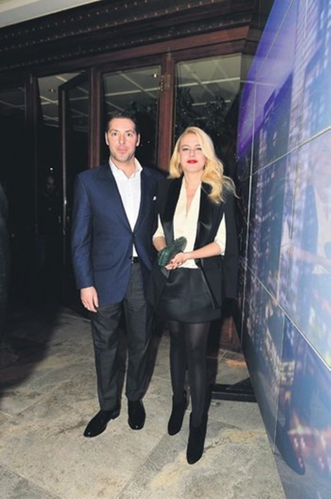 Raif Dinçkök’ün Ebru İpekçi’yle yasak aşkı devam ediyor!