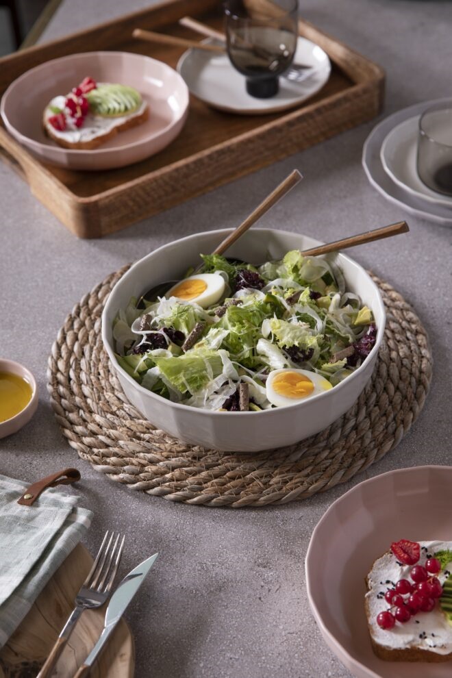 KÜTAHYA PORSELEN’İN ÖDÜLLÜ KOLEKSİYONU “BEVEL” YALINLIĞIN VERDİĞİ SAKİNLİK HİSSİNE VE İŞLEVSELLİĞE ODAKLANIYOR