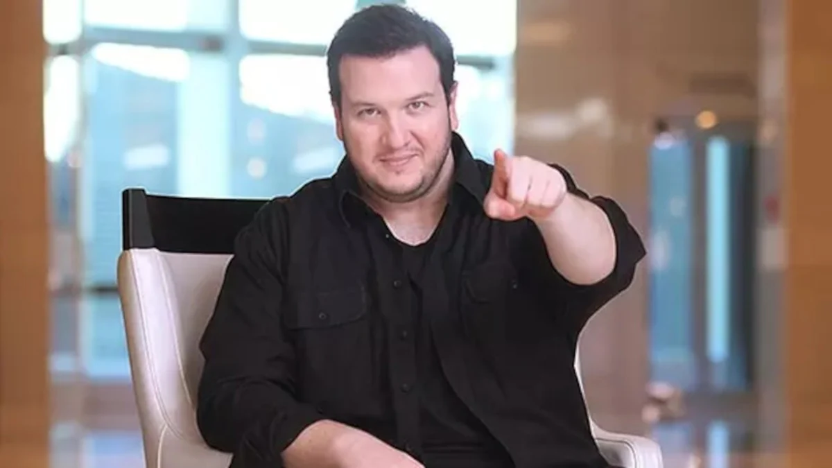 Şahan Gökbakar yine evinden oldu