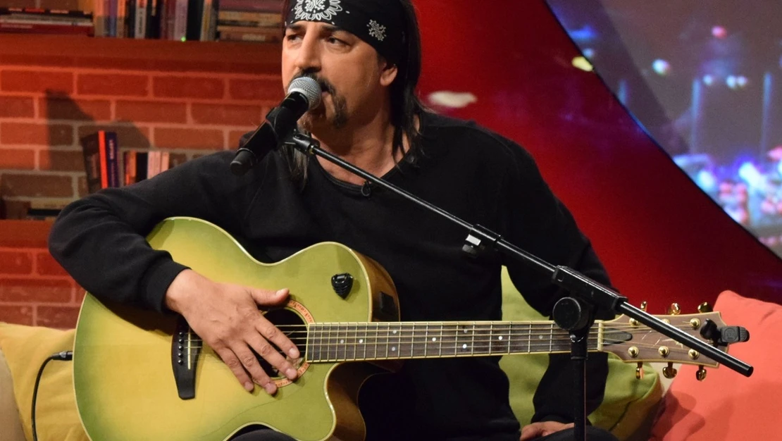 Şarkıcı Çelik'ten duygulandıran paylaşım