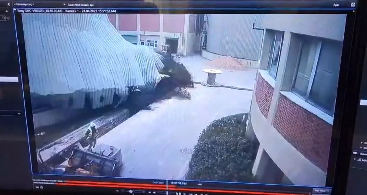 Tuzla'da bir arıtma tesisinde patlama meydana geldi.