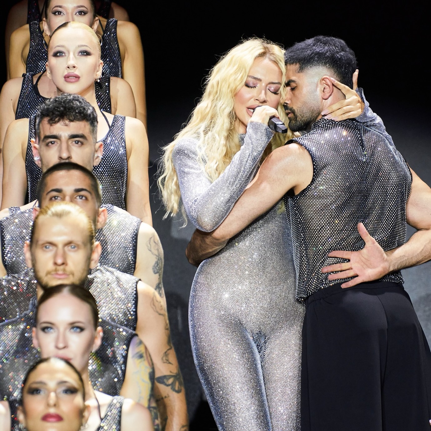 “Dans Fabrika”daki Skandalların Ardından Ünlü Şarkıcıdan Kararlı Tepki Geldi