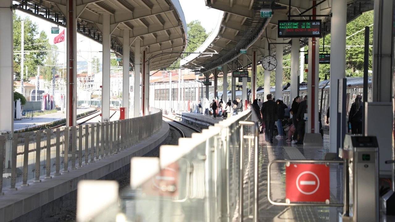 19 Mayıs'ta Ankara, İstanbul ve İzmir'de bakanlığa bağlı kent içi raylı sistemler ücretsiz olacak