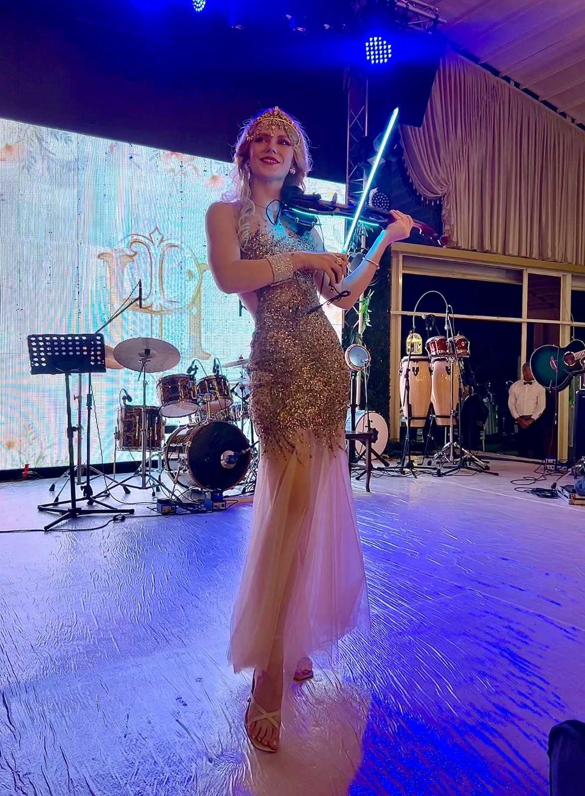 SAHNENİN IŞILTISI: ANNA MİADZVEDZEVA İLE MÜZİK VE BÜYÜNÜN BULUŞTUĞU ANLAR