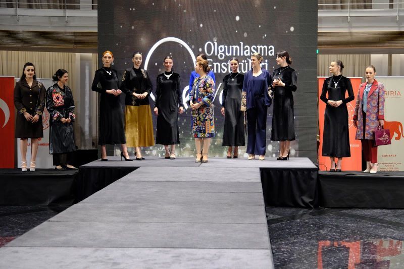 VAN OLGUNLAŞMA ENSTİTÜSÜ'NDEN MUHTEŞEM BİR DEFİLE