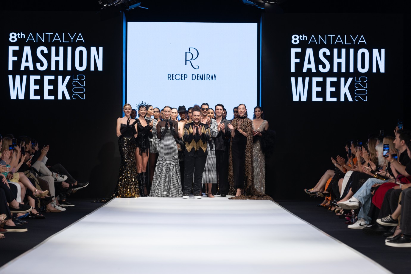 “Ahde Vefa” ile Antalya’da Moda Rüzgârı Esti