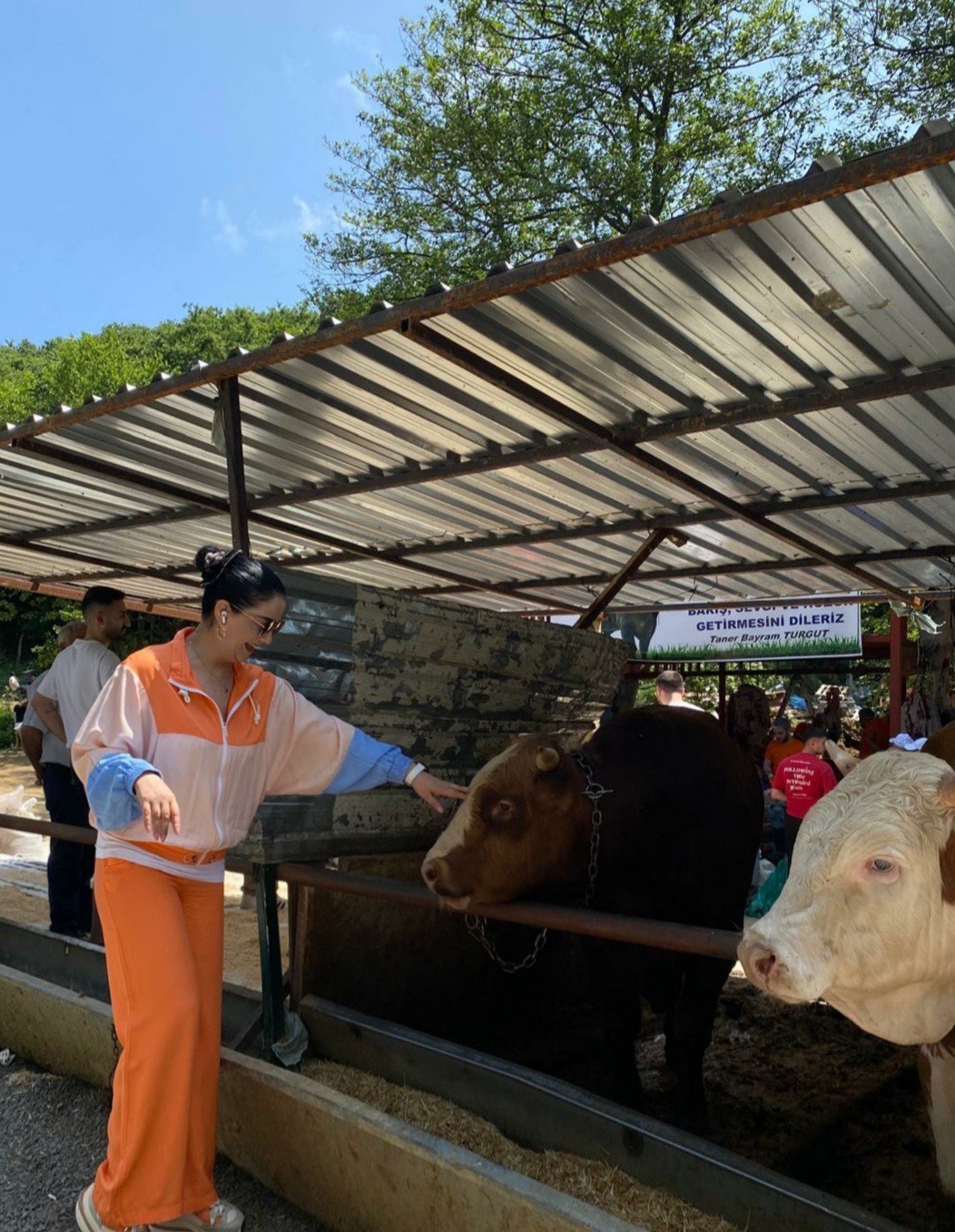 Ünlü Sanatçı Aysun Kaya’dan Bayramda Anlamlı Sürpriz