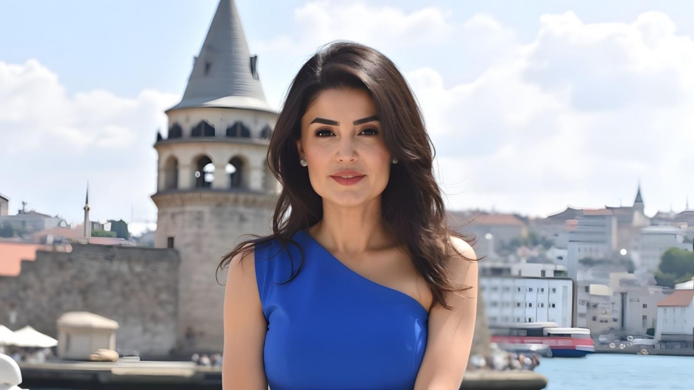 TÜRKÜDEN POPA, ANADOLU’DAN DÜNYAYA: ESRA ÖZTÜRK’TEN YAPAY ZEKÂ DESTEKLİ BİR MÜZİK YOLCULUĞU