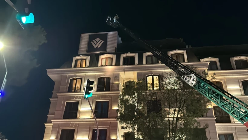 İstanbul'un ünlü oteli yandı