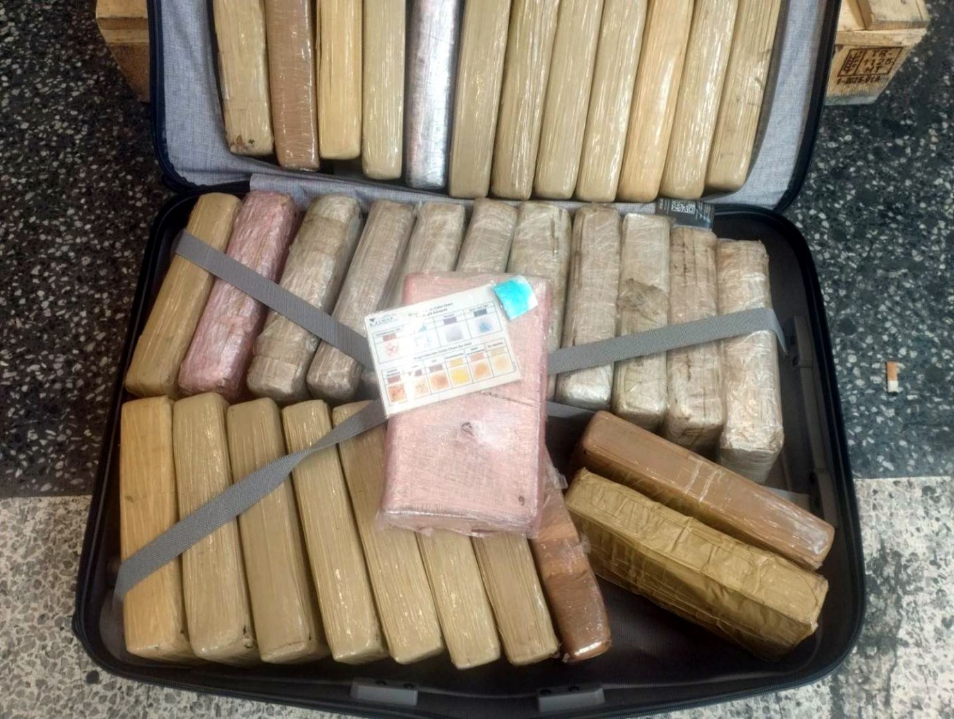 Diplomatik Plakalı Araçta 205 Kilo Kokain! 