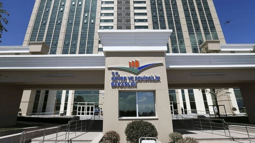 Dolandırıcı çetesi Çevre Bakanlığı'nda üs kurmuş!