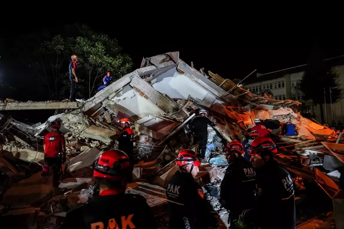 Balıkesir'deki 6.1'lik depremin ardından bölgede deprem fırtınası