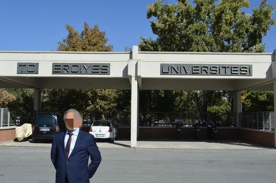 Profesör, tedavi ettiği kanser hastası kadını asansörde taciz etti