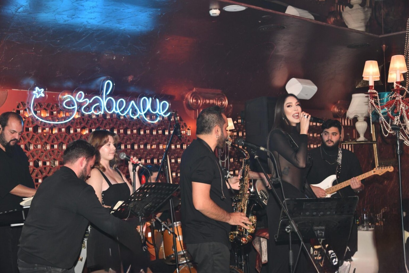 ECE GÜRSEL: “Prenses erkeklerden hoşlanmıyorum”