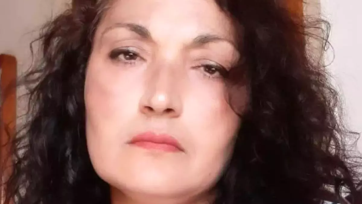 Kızının gözünün önünde saçı kıyma makinesine sıkıştı