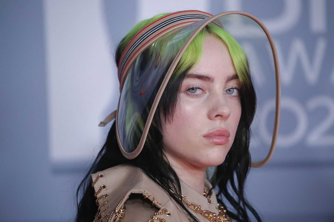 Billie Eilish, Sosyal Medya Hesaplarını Sildi!