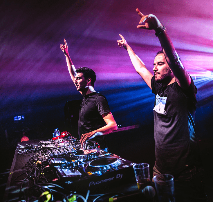 Arem Özgüç ve Arman Aydın'dan Bir Derdim Var'a yeni remix!