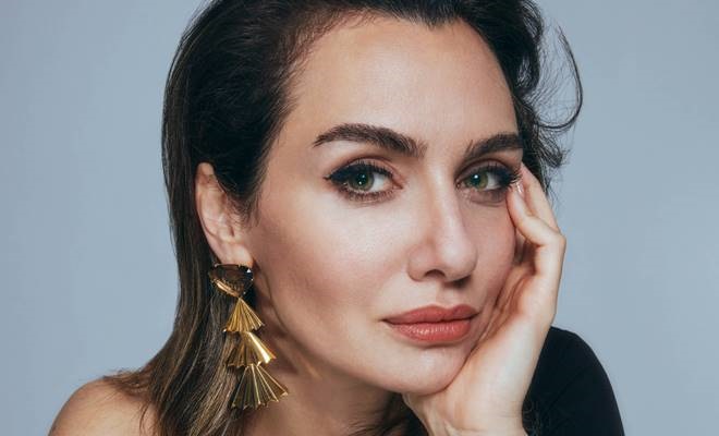 Birce Akalay, tamamı kendi tasarımlarından oluşan mücevherlerini tanıttı