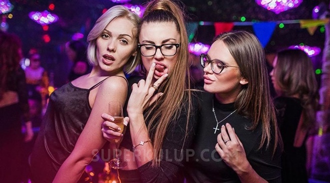 Şişli'de eğlence mekanında müşteriye olay yanıt: Sizin gibi ucuz ve sıradan kişiler gelmesin!