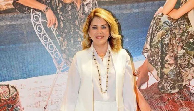 Sosyetik iş kadının yatak odasından müstehcen videoları bakın kim çekmiş!