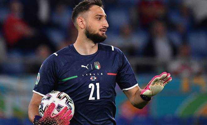 İtalyan kaleci Gianluigi Donnarumma, Paris Saint-Germain ile 5 yıllığına anlaştı