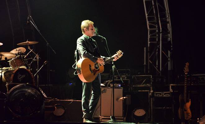 Teoman: Biz şarkıcılar şikayet etmeyelim