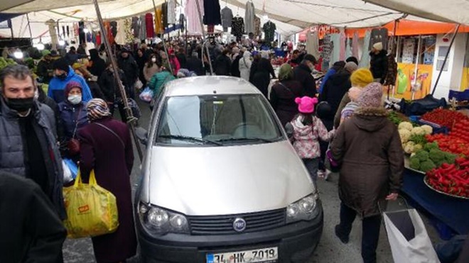 Avcılar'da semt pazarında yine otomobil unutuldu