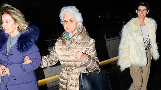 Beren Saat'ten annesine kutlama