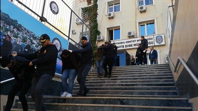 Çağrı merkezli telefon dolandırıcıları yakalandı: 17 kişiden 15 milyon vurgun yaptılar