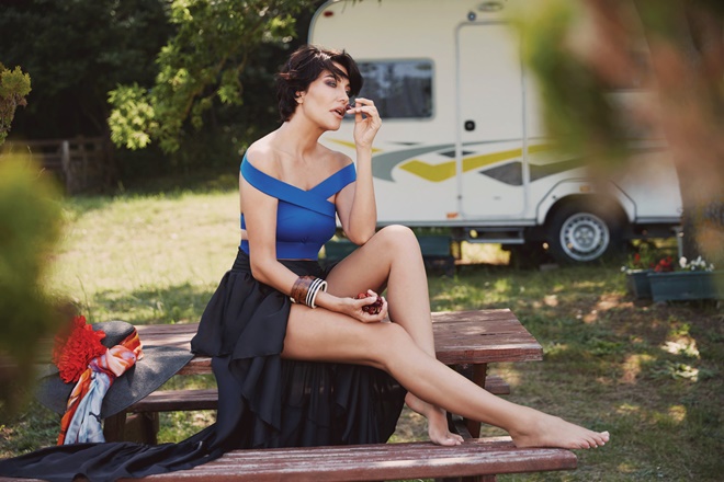 Deniz Akkaya 'Benden HÜDA PAR bu kadar olur' diyerek bakın nasıl poz verdi