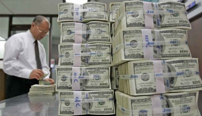 Düşük faiz inadı 7.2 Milyar Doları kaçırdı!