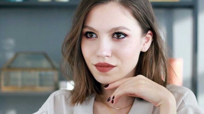 Duygu Özaslan yüzündeki tüm estetikleri tek tek sıraladı!