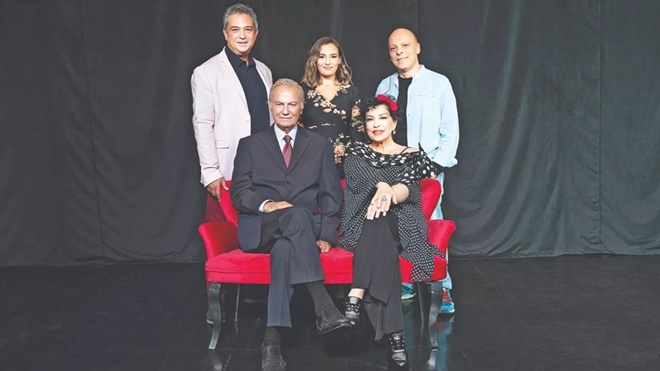 Ediz Hun ve Selma Güneri tiyatro sahnesinde buluştu