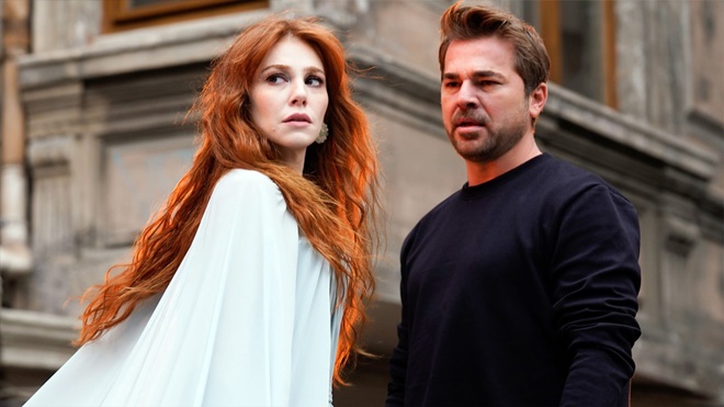 Elçin Sangu ve Engin Altan Düzyatan 'Çöp Adam'da buluştu