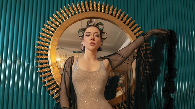 Esma Er'den İngilizce single