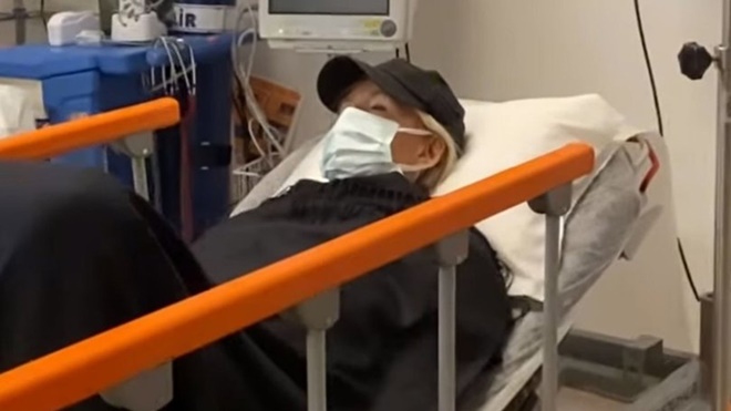 Filiz Akın'ın midesindeki tüp çıkarıldı