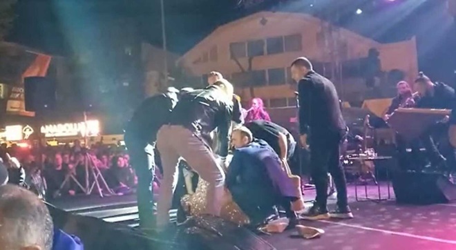 Sahnede fenalaşan Gülben Ergen'den açıklama geldi