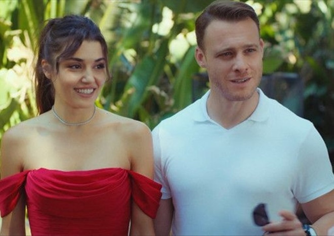 Hande Erçel ile Kerem Bürsin neden ayrıldı? İddialara yanıt...