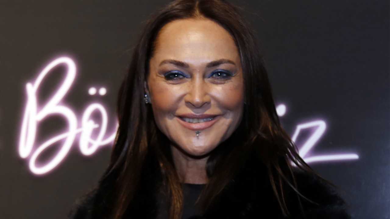 Hülya Avşar Instagram hesabını kaptırdı!