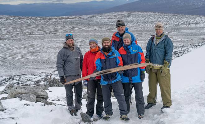 Norveç’te arkeologlar, buzullarda 1300 yıllık kayak takımı buldu