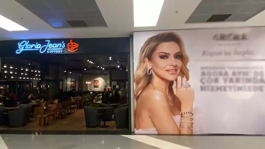 Mehmet Dinçerler'in markasının yanına Hadise'nin reklamı koyuldu!