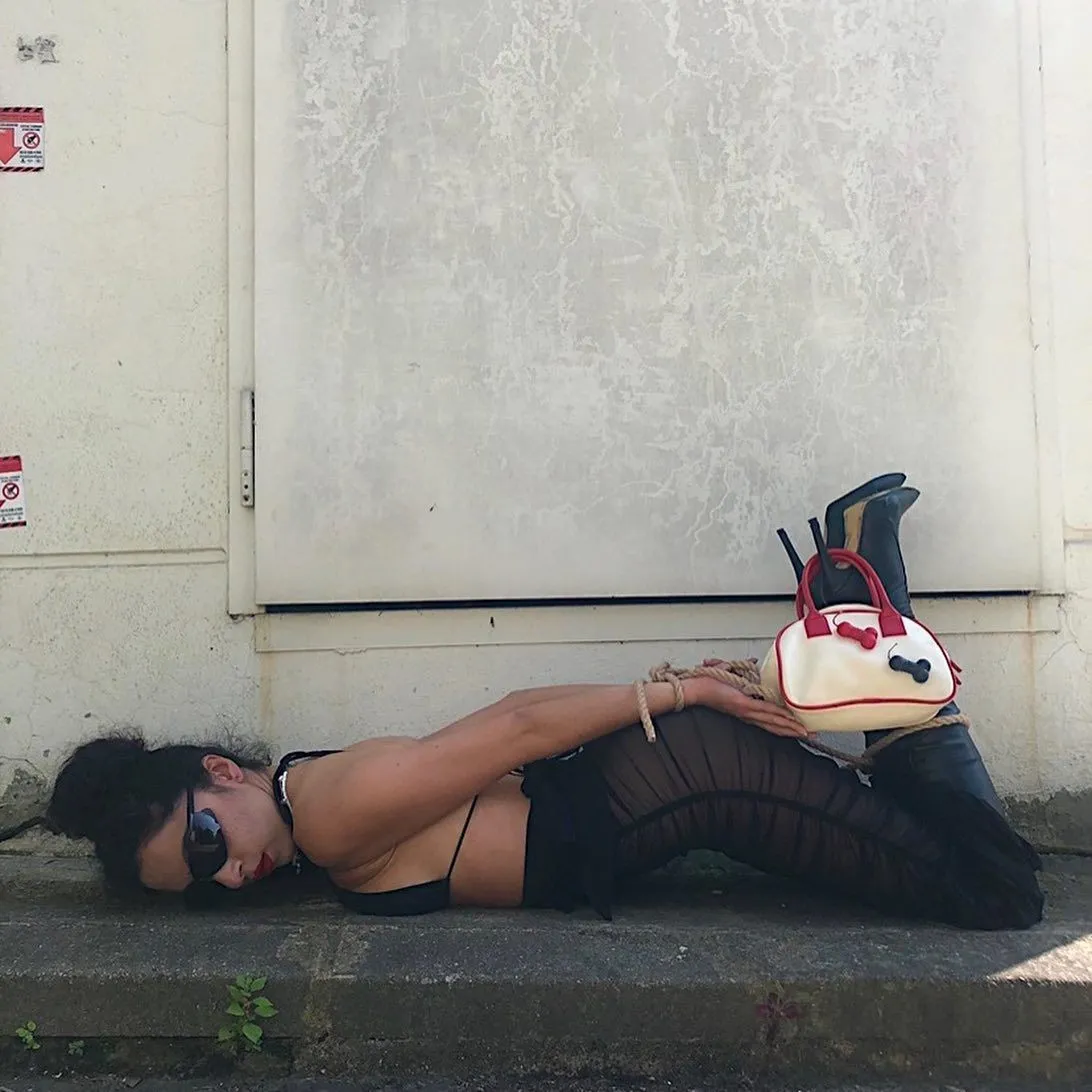 Bağdat Caddesi'nde ip mayoyla gezen model hakkında flaş gelişme