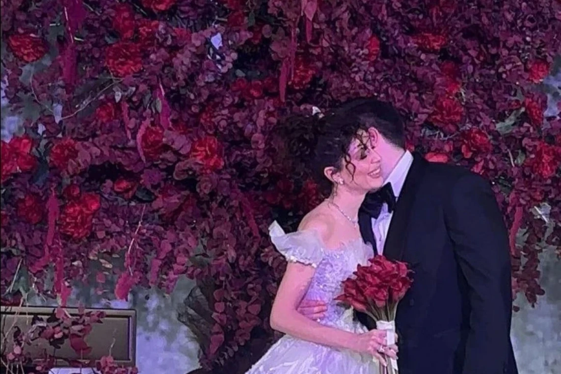 Sosyete Boğazda gerçekleşen Mert Özlenir ve Nazlı Selin Şengel çiftinin düğününde buluştu