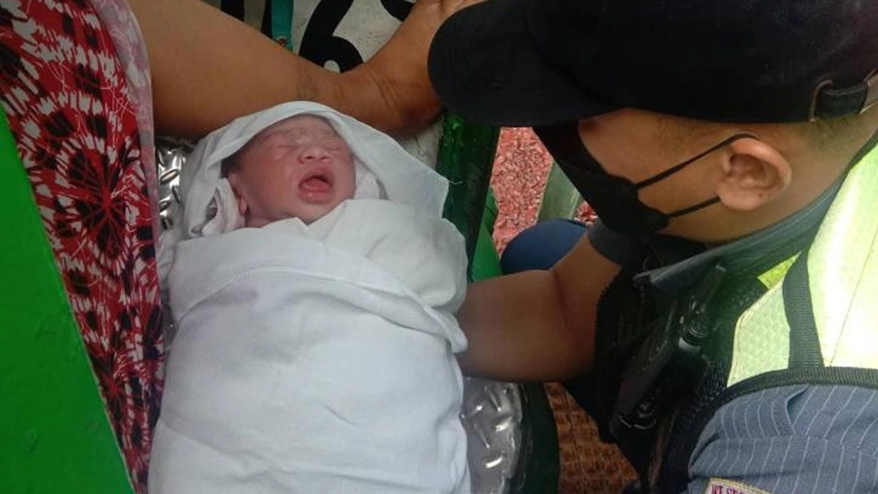 Motosiklette doğum yapan kadın şaşkınlık yarattı