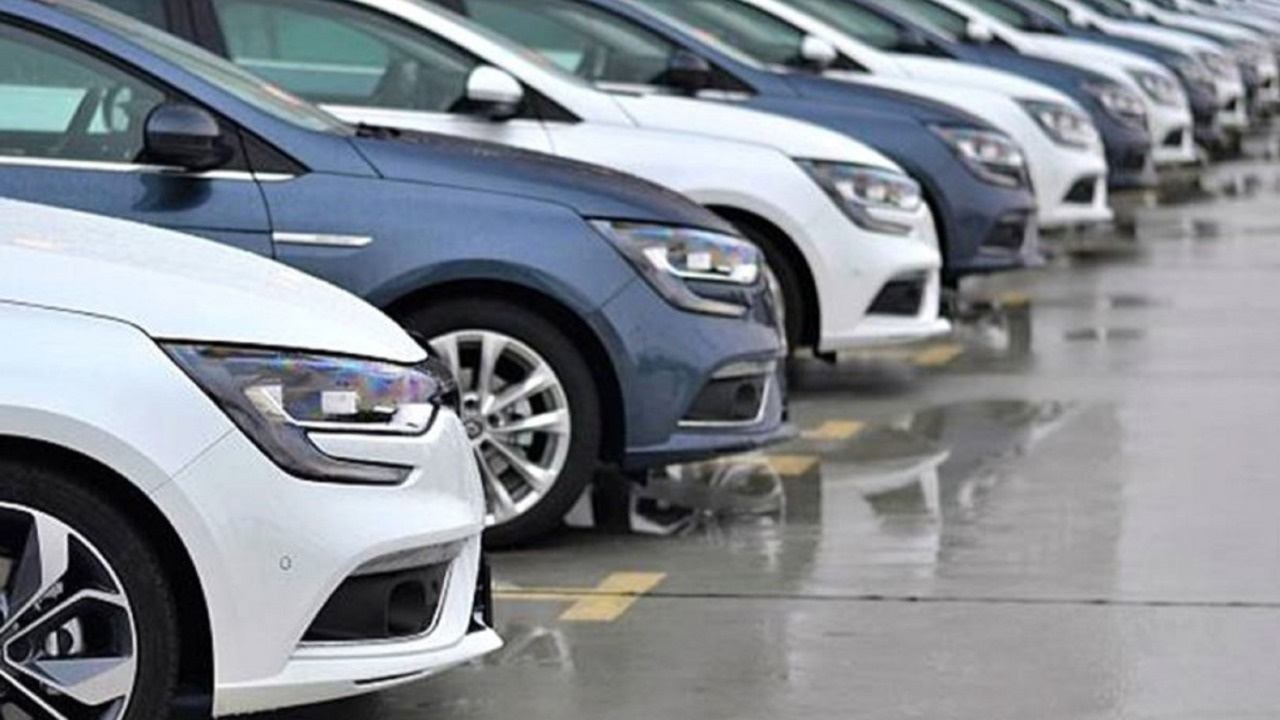 Otomobil almak isteyenler dikkat! Otomobilin önü farklı arkası farklı çıktı