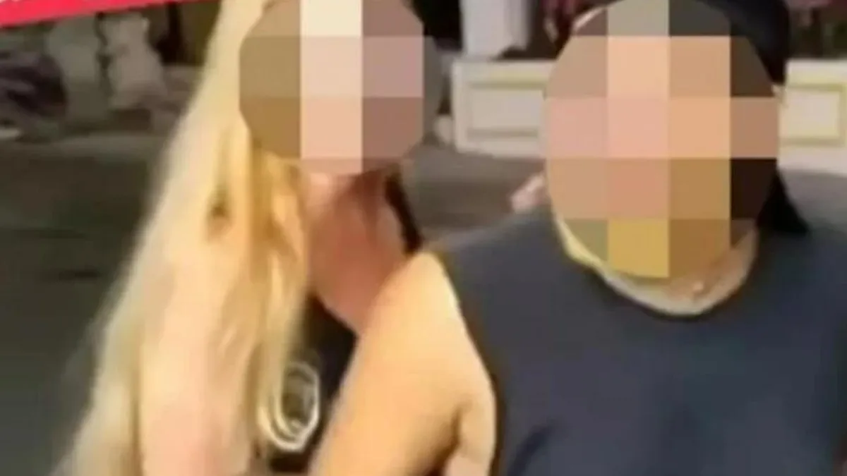 Motosiklet Üzerinde cinsel organını gösterince tepki gördü