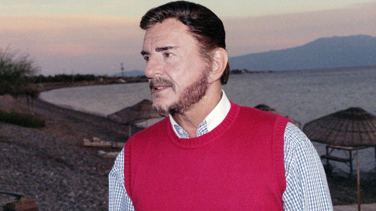 Şarkıcı Alpay'a ‘Sözleşmeden cayamazsın' davası